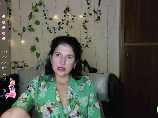 AliannaSoloKisses webcam