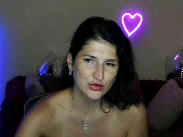 AliannaSoloKisses webcam