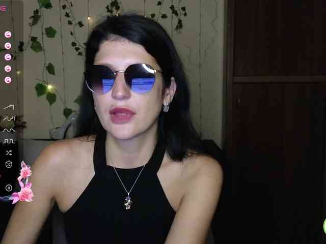AliannaSoloKisses webcam
