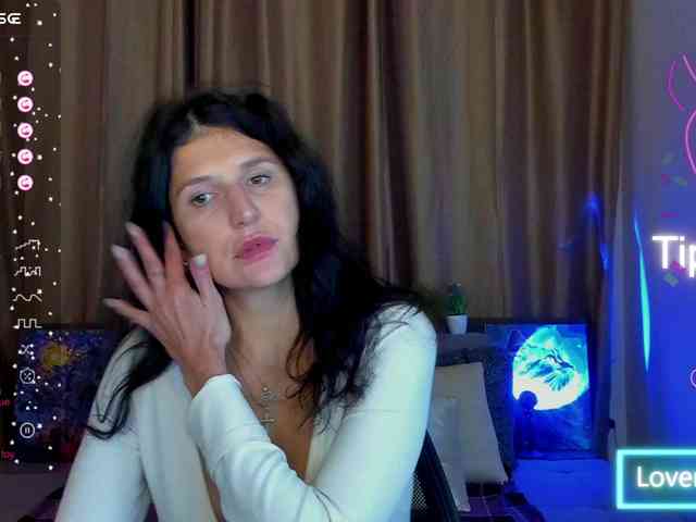 AliannaSoloKisses webcam