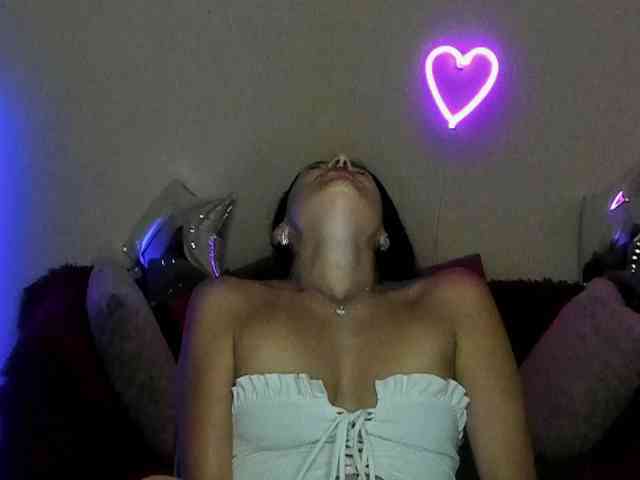 AliannaSoloKisses webcam