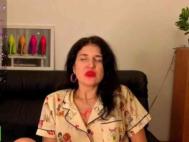 AliannaSoloKisses webcam