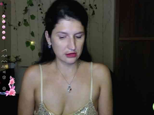 AliannaSoloKisses webcam