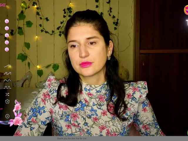 AliannaSoloKisses webcam