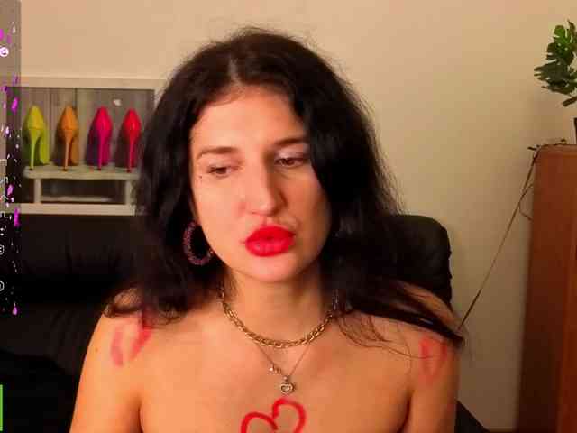 AliannaSoloKisses webcam