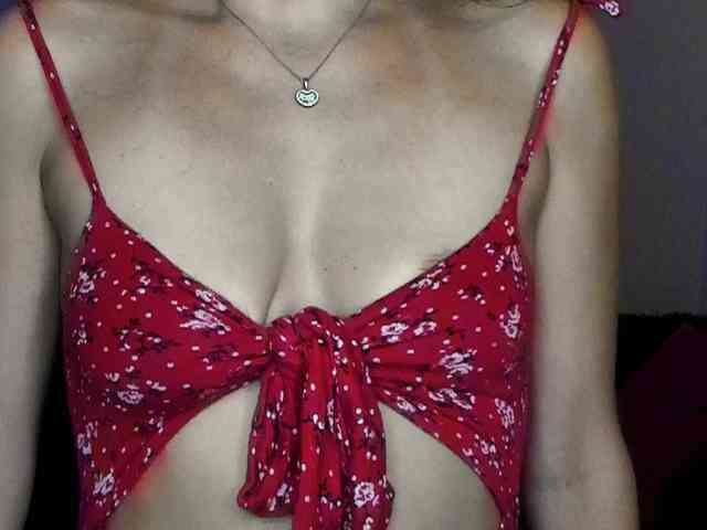 AliannaSoloKisses webcam