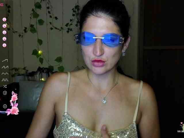 AliannaSoloKisses webcam