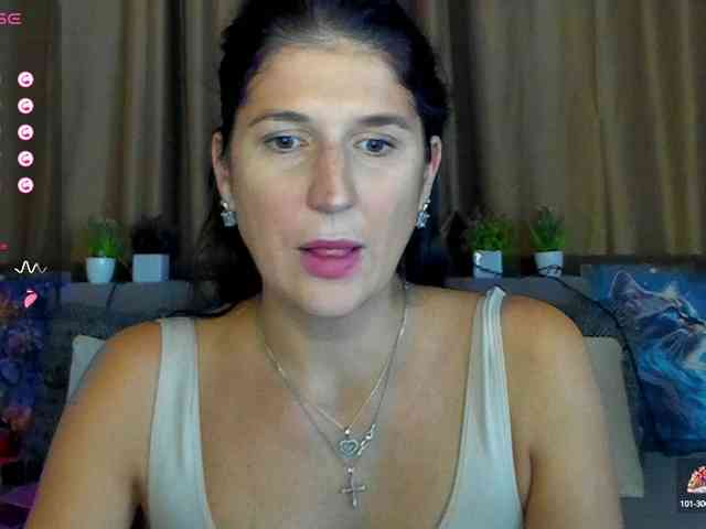 AliannaSoloKisses webcam