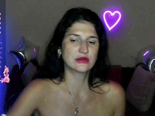 AliannaSoloKisses webcam