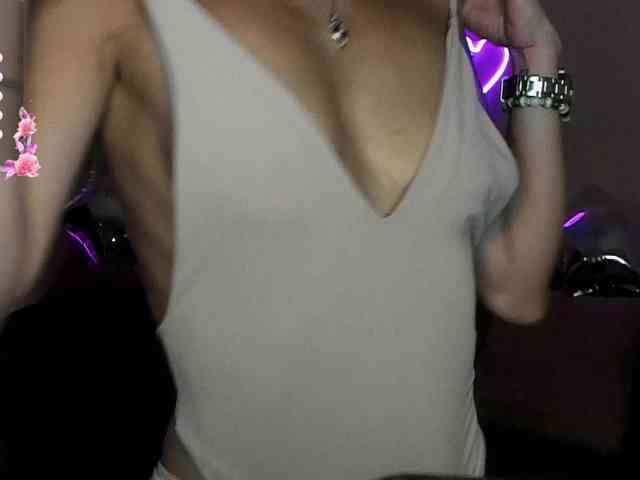 AliannaSoloKisses webcam