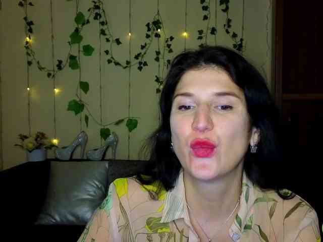 AliannaSoloKisses webcam