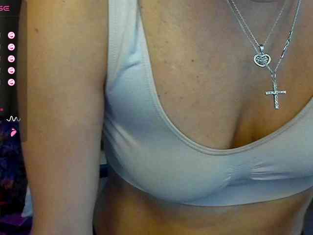 AliannaSoloKisses webcam