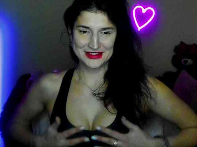 AliannaSoloKisses webcam