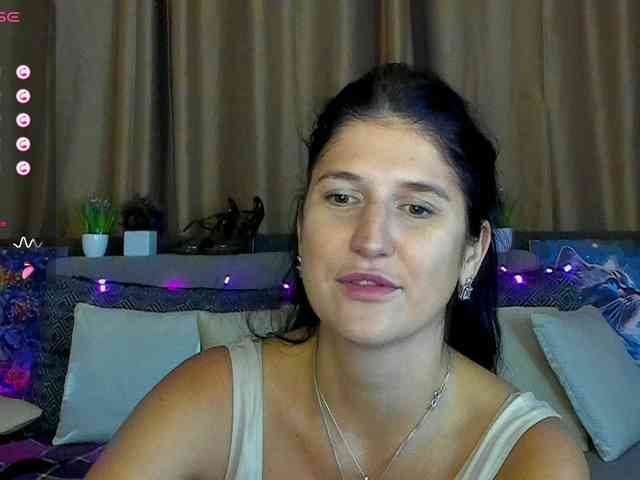AliannaSoloKisses webcam