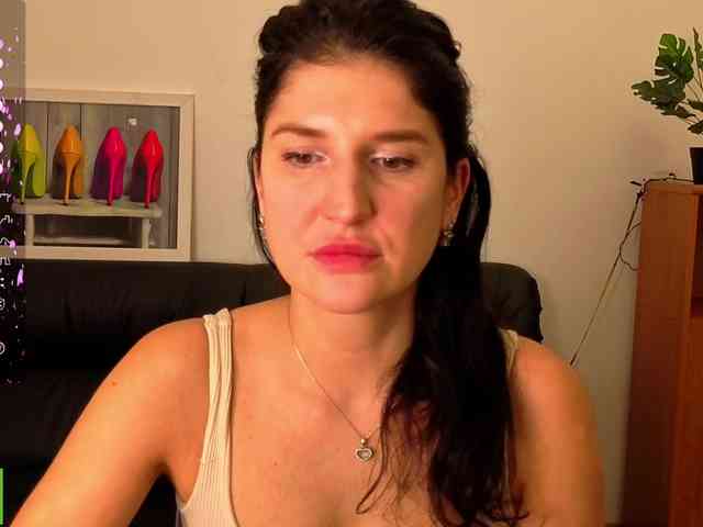 AliannaSoloKisses webcam