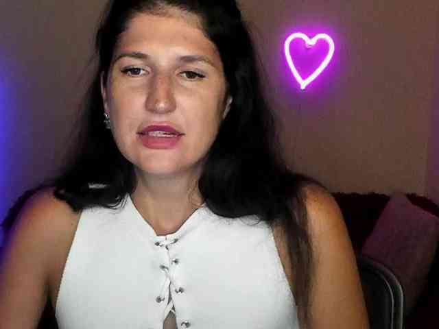 AliannaSoloKisses webcam