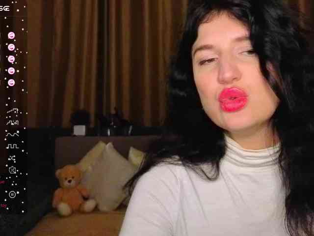 AliannaSoloKisses webcam