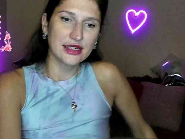 AliannaSoloKisses webcam