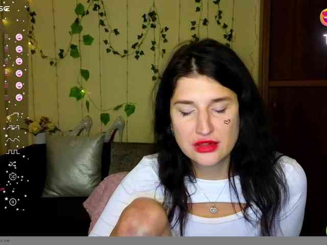 AliannaSoloKisses webcam