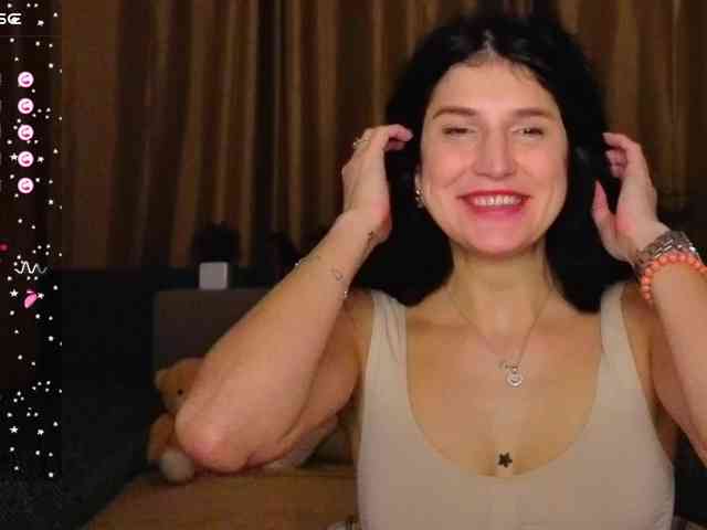 AliannaSoloKisses webcam