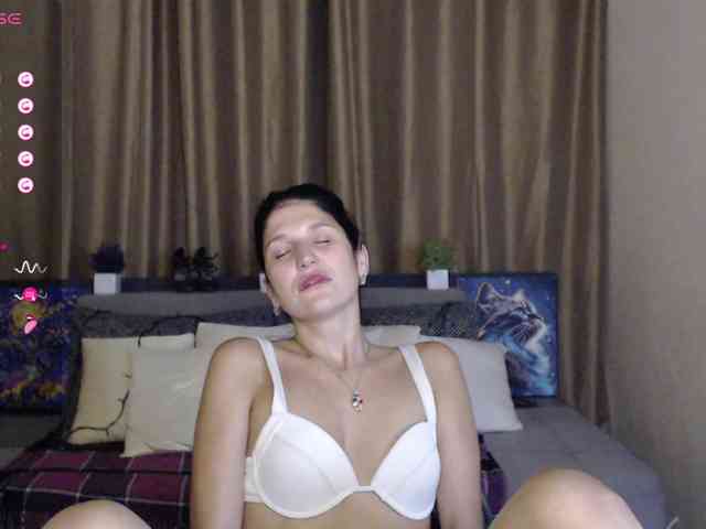 AliannaSoloKisses webcam