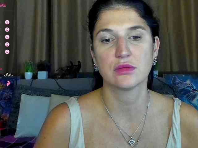 AliannaSoloKisses webcam