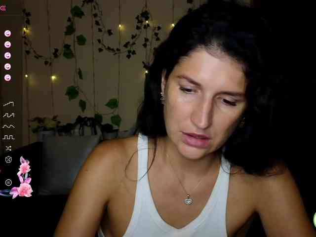 AliannaSoloKisses webcam