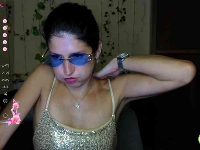 AliannaSoloKisses webcam