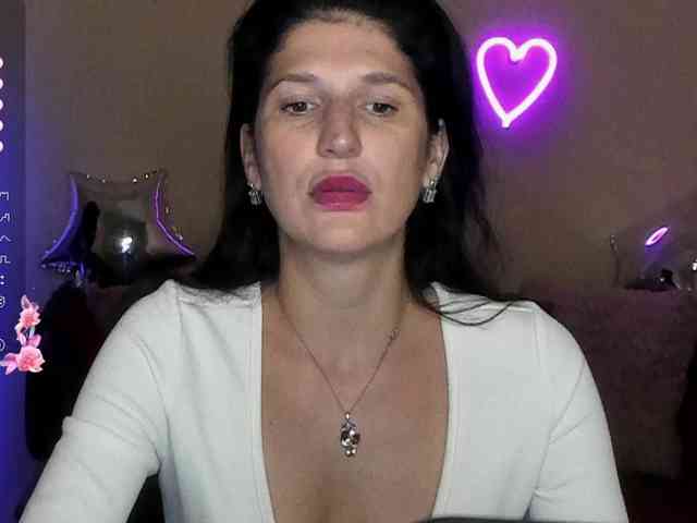 AliannaSoloKisses webcam