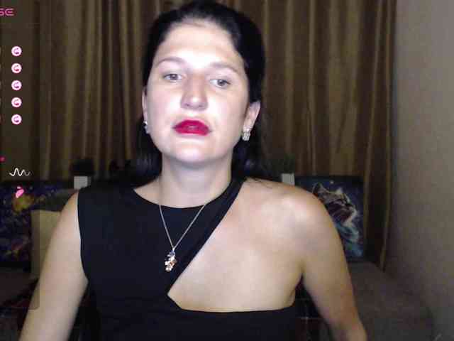 AliannaSoloKisses webcam