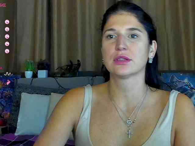 AliannaSoloKisses webcam