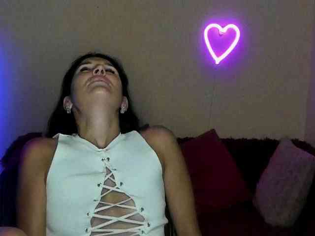 AliannaSoloKisses webcam
