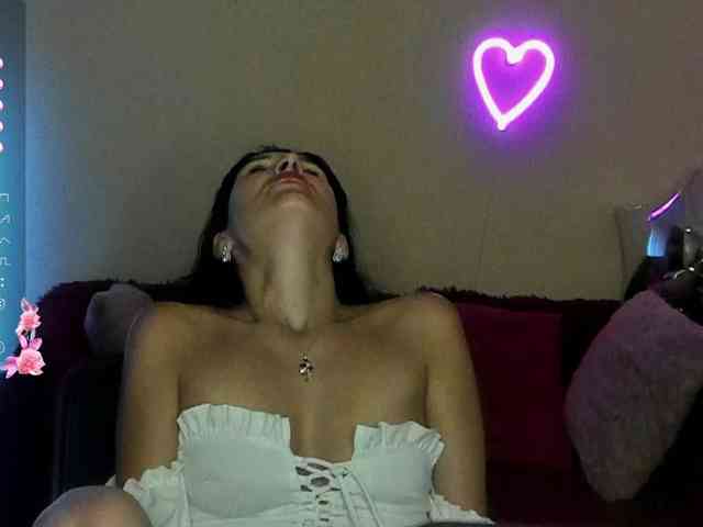 AliannaSoloKisses webcam