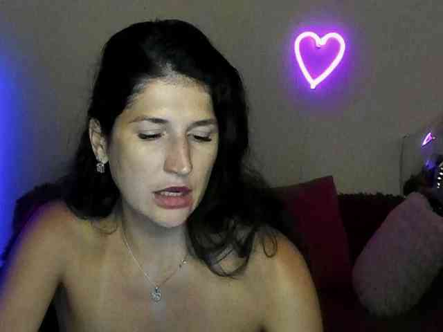 AliannaSoloKisses webcam