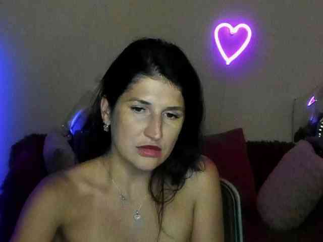 AliannaSoloKisses webcam
