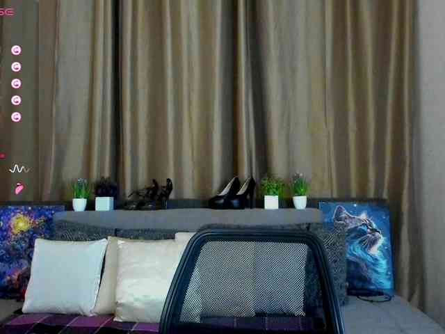 AliannaSoloKisses webcam