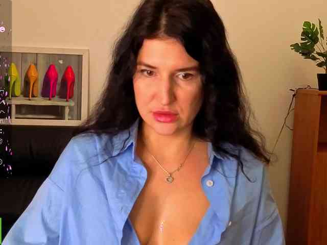 AliannaSoloKisses webcam