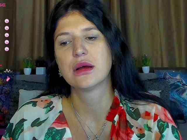 AliannaSoloKisses webcam