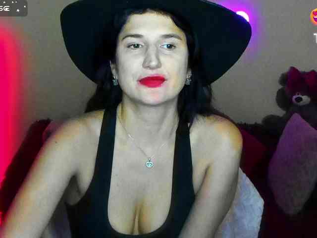 AliannaSoloKisses webcam