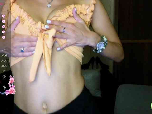 AliannaSoloKisses webcam