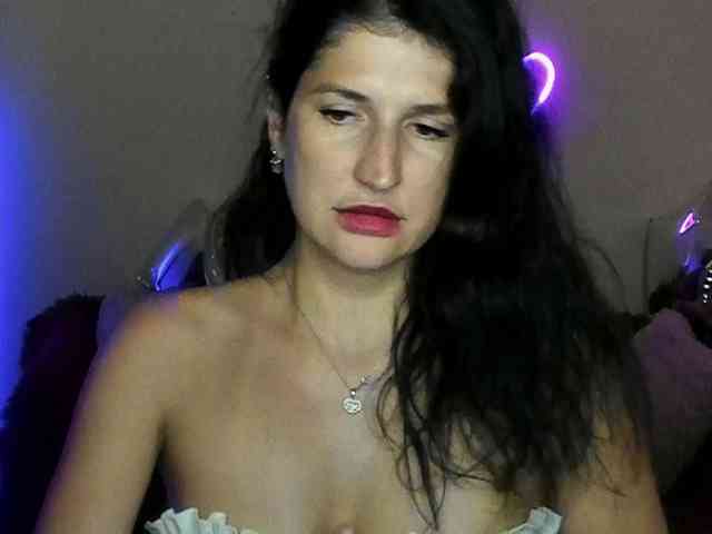 AliannaSoloKisses webcam