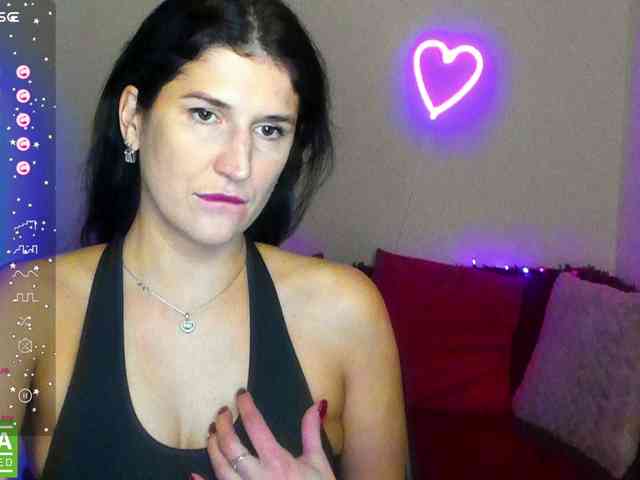 AliannaSoloKisses webcam