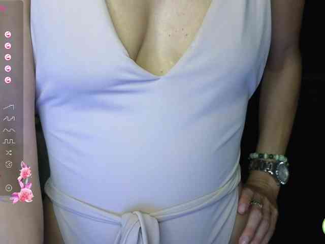 AliannaSoloKisses webcam