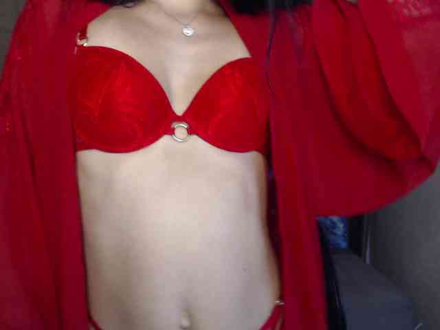 AliannaSoloKisses webcam