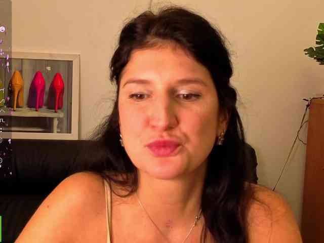 AliannaSoloKisses webcam