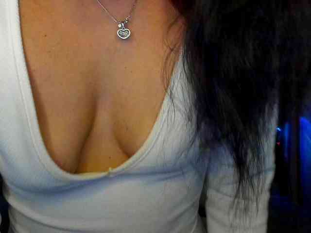 AliannaSoloKisses webcam