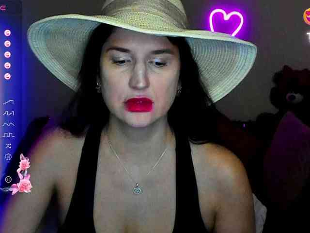 AliannaSoloKisses webcam