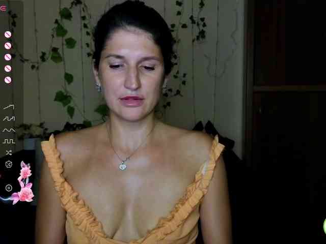AliannaSoloKisses webcam
