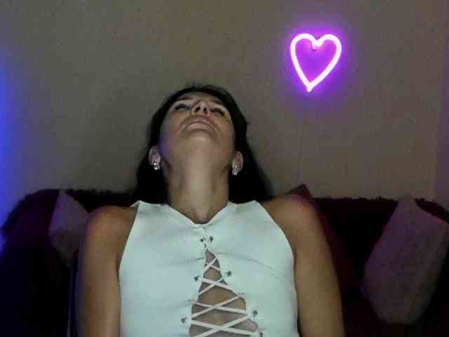 AliannaSoloKisses webcam