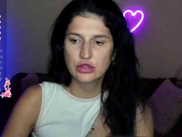 AliannaSoloKisses webcam